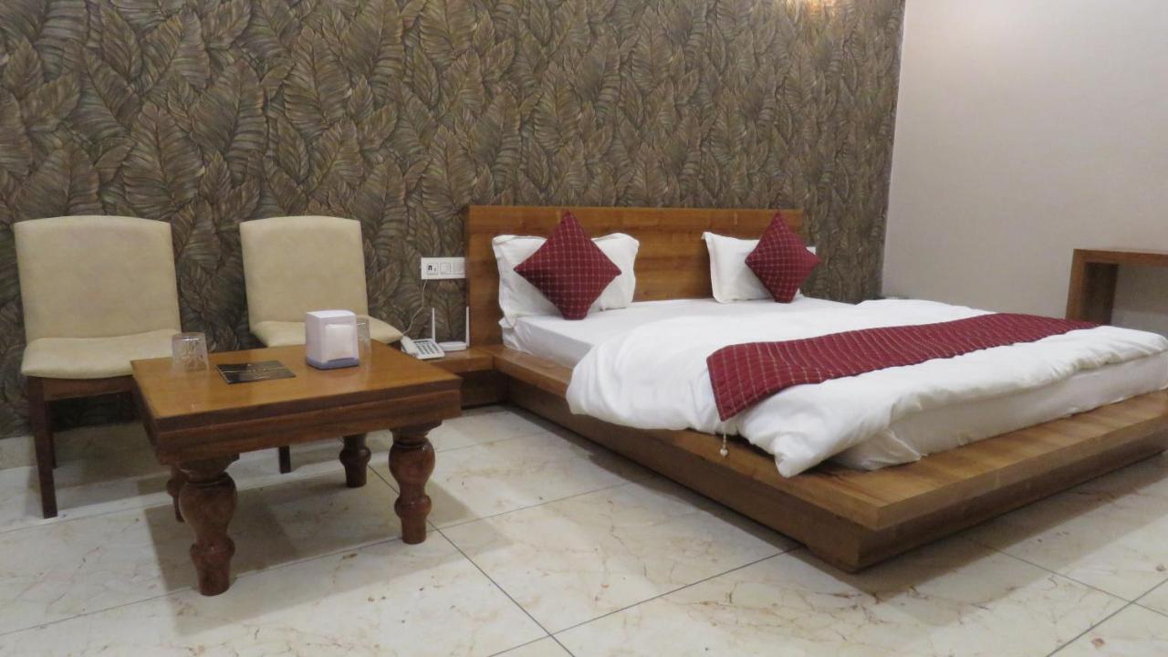 Raja Ji Hotels & Restaurant Jind Eksteriør bilde
